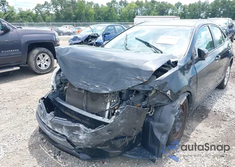 2015 Toyota Corolla Le z USA, uszkodzony, nr VIN 5YFBURHE8FP241563